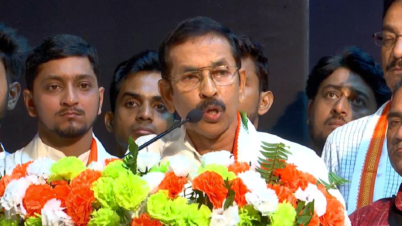 Congress: ‘কংগ্রেস ছাড়া পশ্চিমবঙ্গের কোনও উন্নতি হবে না’, ছাত্র পরিষদের প্রতিষ্ঠা দিবসে গর্জে উঠলেন শুভঙ্কর Congress: ‘কংগ্রেস ছাড়া পশ্চিমবঙ্গের কোনও উন্নতি হবে না’, ছাত্র পরিষদের প্রতিষ্ঠা দিবসে গর্জে উঠলেন শুভঙ্কর