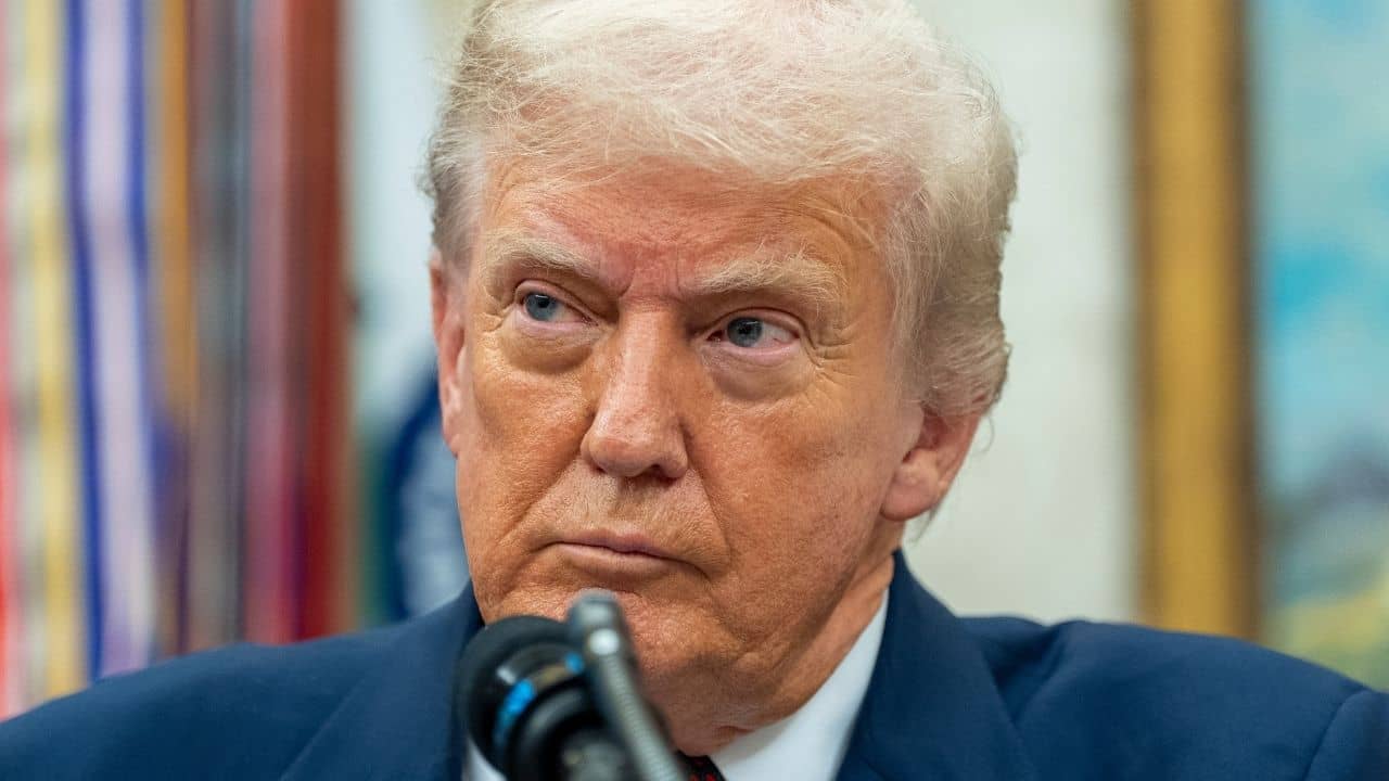 US Tariff: ট্রাম্পের চাপানো শুল্ক বেআইনি বলল মার্কিন আদালত! তবু পিছু হটতে নারাজ প্রেসিডেন্ট