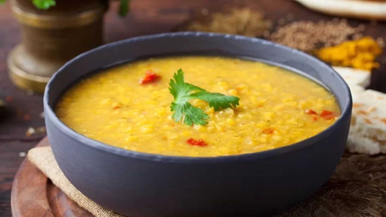 এভাবে মুসুর ডাল রাঁধলে স্বাদ বাড়বে তিনগুণ, কায়দাটা জানেন না অনেকেই এভাবে মুসুর ডাল রাঁধলে স্বাদ বাড়বে তিনগুণ, কায়দাটা জানেন না অনেকেই