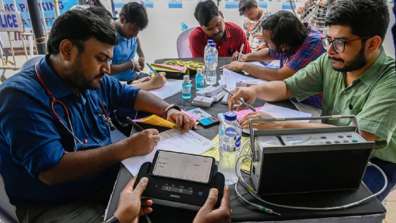 ফের রাজ্যে নতুন Recruitment! ৬২২ চিকিৎসক নিয়োগের পথে স্বাস্থ্য ভবন