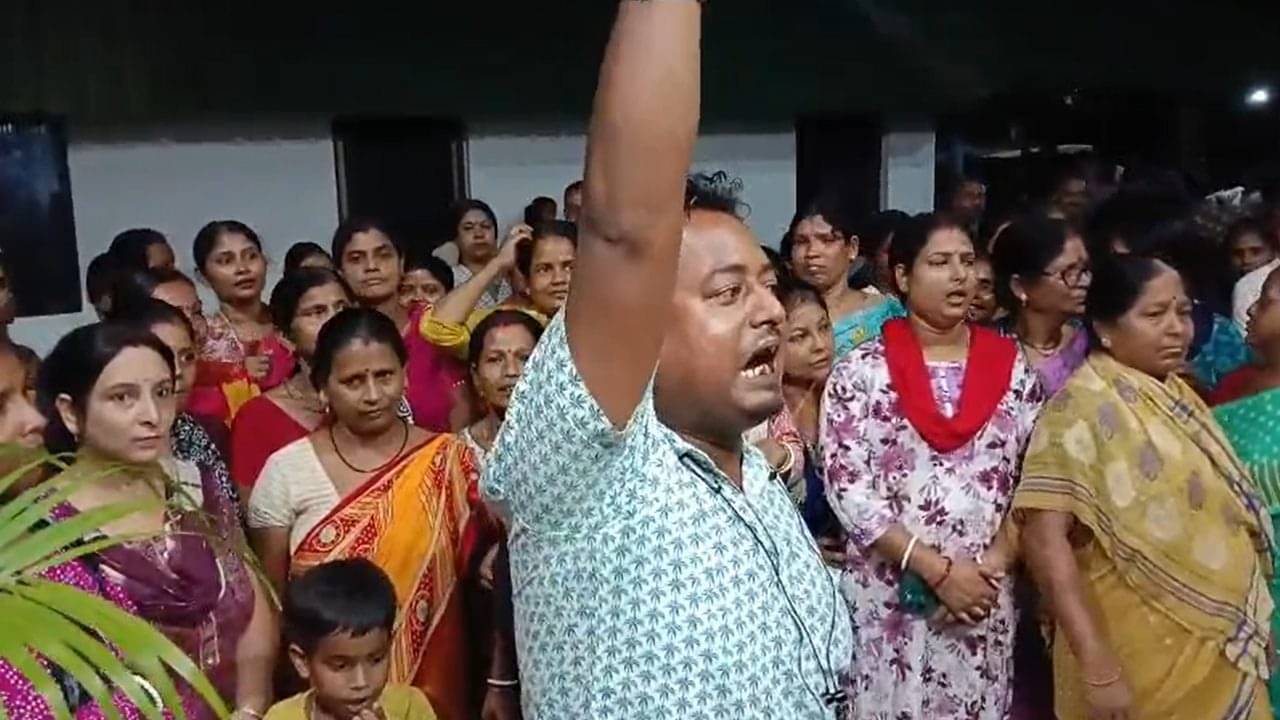 Jalpaiguri: দিনরাত মুড়ি-মুড়কির মতো বিক্রি হচ্ছে ব্রাউন সুগার, নিজের ওয়ার্ডেই ড্রাগ মাফিয়াদের দাপাদাপিতে জনতার চাপে চেয়ারম্যান