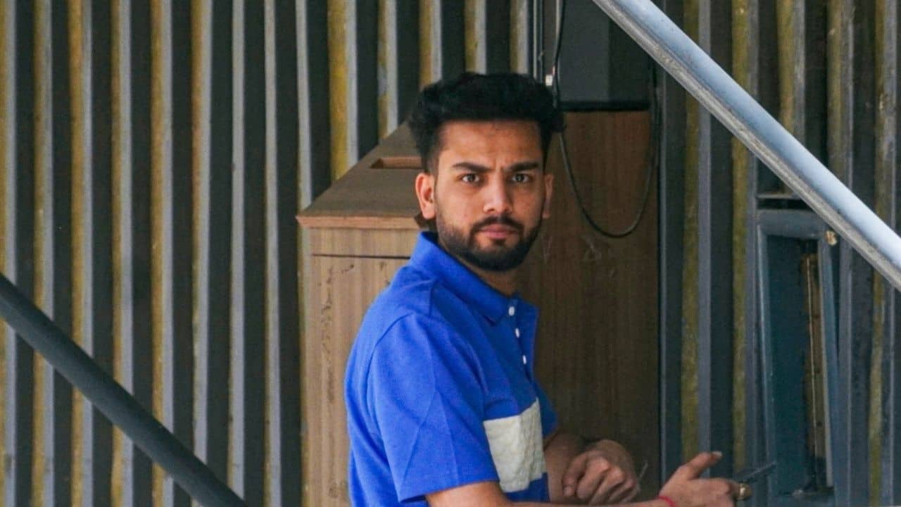 Elvish Yadav: বিগ বস জয়ী এলভিশের বাড়িতে চলল ১২ রাউন্ড গুলি, পলাতক দুষ্কৃতীরা