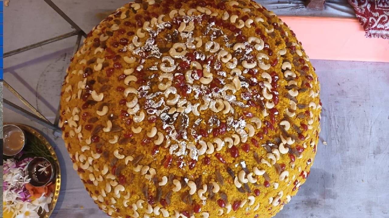 Ganesh Chaturthi: ভাবতে পারছেন! ১০৩ কেজির লাড্ডু দিয়ে গণেশ বন্দনা হয়ে গেল জলপাইগুড়িতে