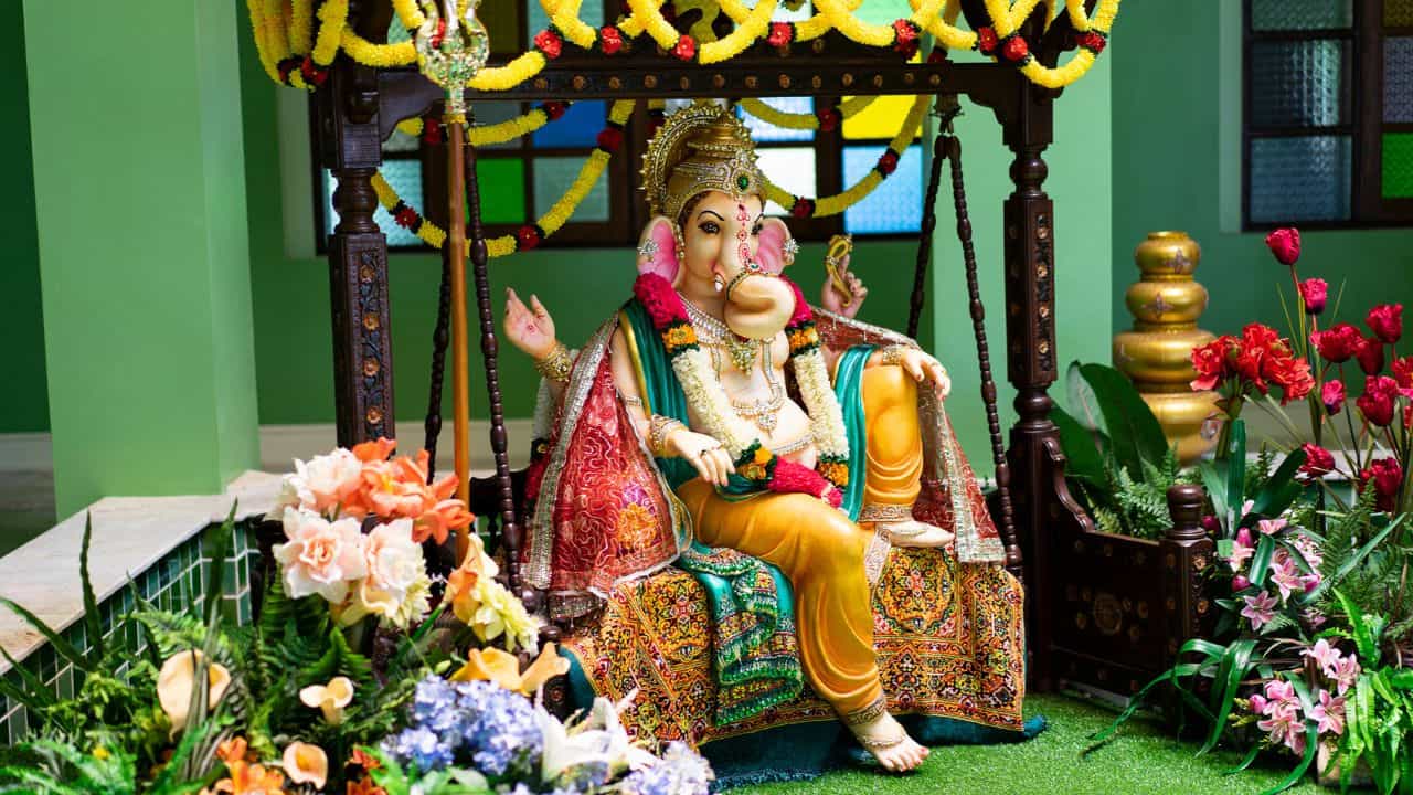 Ganesh Chaturthi 2025: গণেশ চতুর্থীতে বাড়িতে গণেশ মূর্তি স্থাপন করবেন? কোন নিয়ম না মানলে হতে পারে বিপদ?