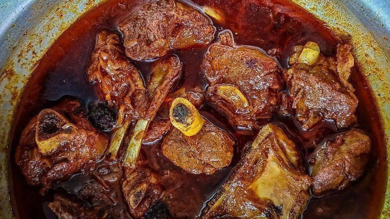 Garlic Mutton: এই ট্রিকসে হেঁশেলে কষিয়ে রাঁধুন রসুন মাংস, পাতে পড়লে চেটেপুটে খাবেন সক্কলে 