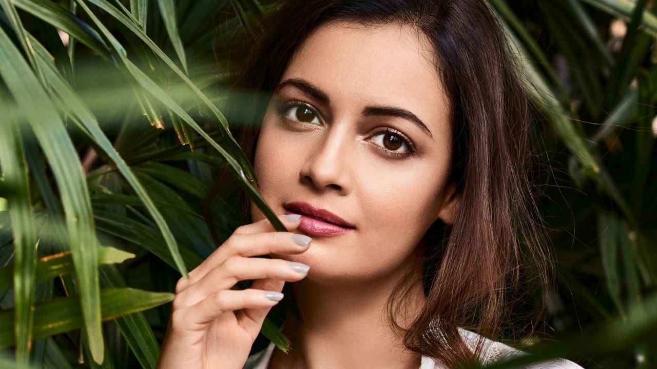 Glowing Skin: পুজোয় গ্লোয়িং ত্বক চাইলে প্রস্তুতি নিতে হবে এখন থেকেই! কী করবেন? Glowing Skin: পুজোয় গ্লোয়িং ত্বক চাইলে প্রস্তুতি নিতে হবে এখন থেকেই! কী করবেন?