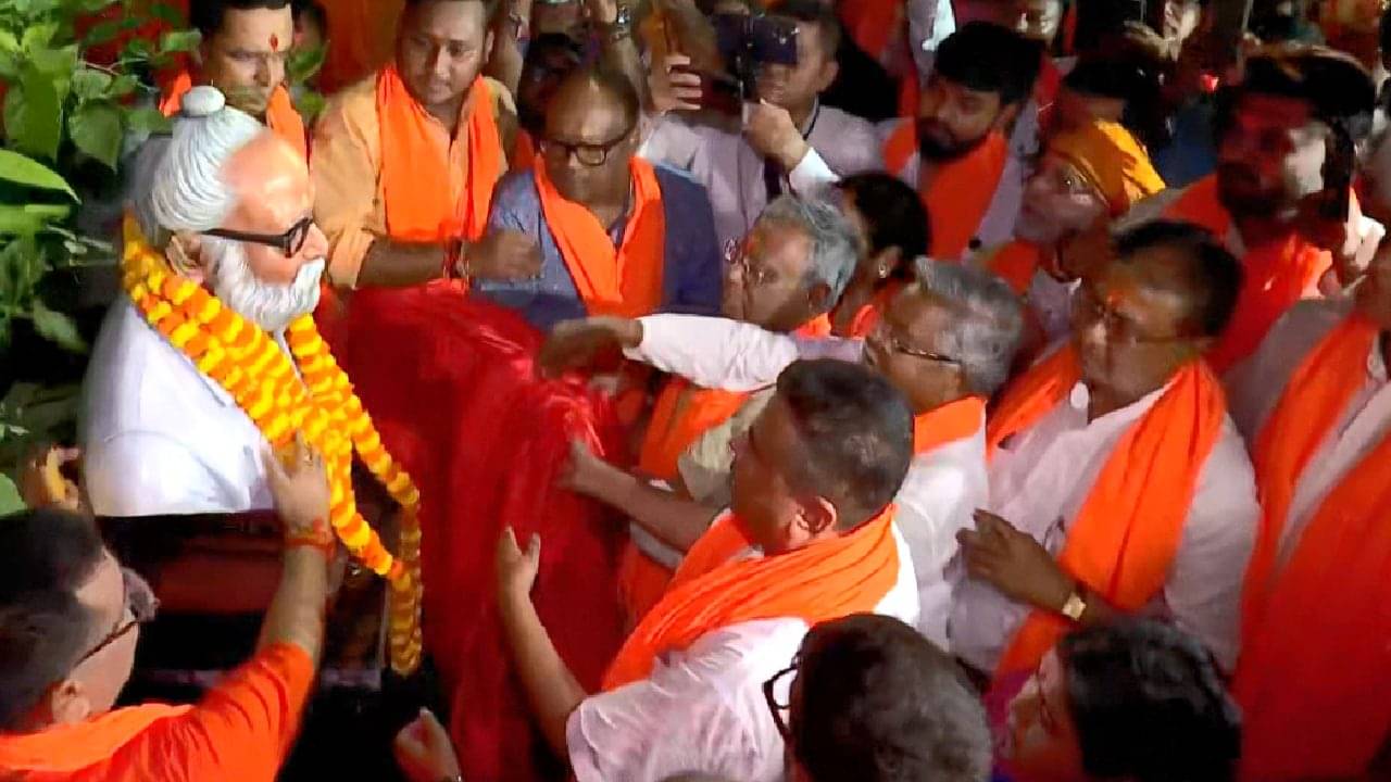 Gopal Pathas Statue: কলকাতায় উন্মোচিত হল গোপাল পাঁঠার মূর্তি, শুভেন্দু মনে করালেন ‘হিন্দু ঐক্যের’ কথা