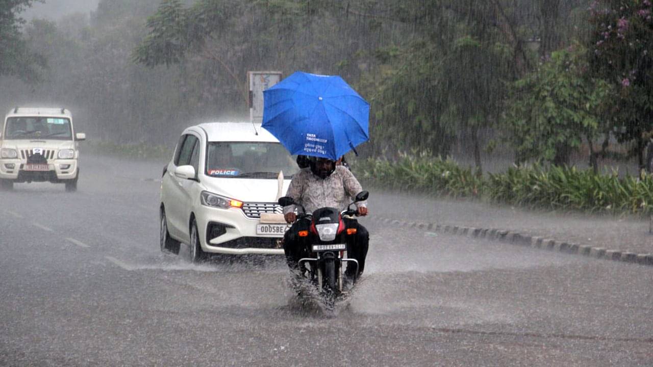 Cyclonic Circulation: বঙ্গোপসাগরে তৈরি ঘূর্ণাবর্ত! ৪৮ ঘণ্টায় আরও শক্তি বাড়বে নিম্নচাপের, প্রবল বৃষ্টি কোথায় কোথায়?