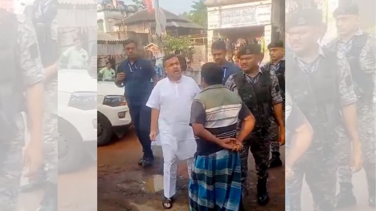 Hooghly: শুভেন্দুকে ঢিল ছোড়ার চেষ্টা, থানায় অভিযোগ দায়ের সুশান্ত ঘোষের Hooghly: শুভেন্দুকে ঢিল ছোড়ার চেষ্টা, থানায় অভিযোগ দায়ের সুশান্ত ঘোষের