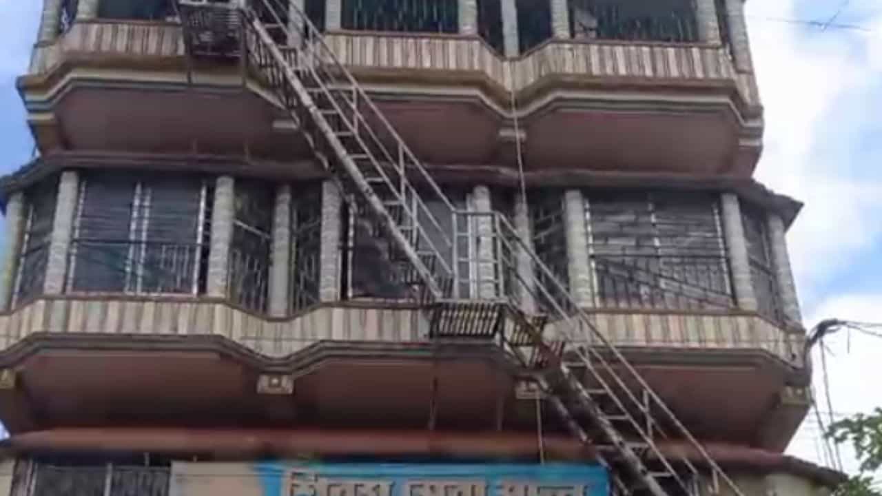 Hooghly: দীর্ঘদিন একসঙ্গে রাত কাটানোর পরও বিয়ে করতে চাননি প্রেমিক, তাই কি আত্মহত্যা নার্সের? পুলিশ সূত্রে এল বিস্ফোরক তথ্য Hooghly: দীর্ঘদিন একসঙ্গে রাত কাটানোর পরও বিয়ে করতে চাননি প্রেমিক, তাই কি আত্মহত্যা নার্সের? পুলিশ সূত্রে এল বিস্ফোরক তথ্য