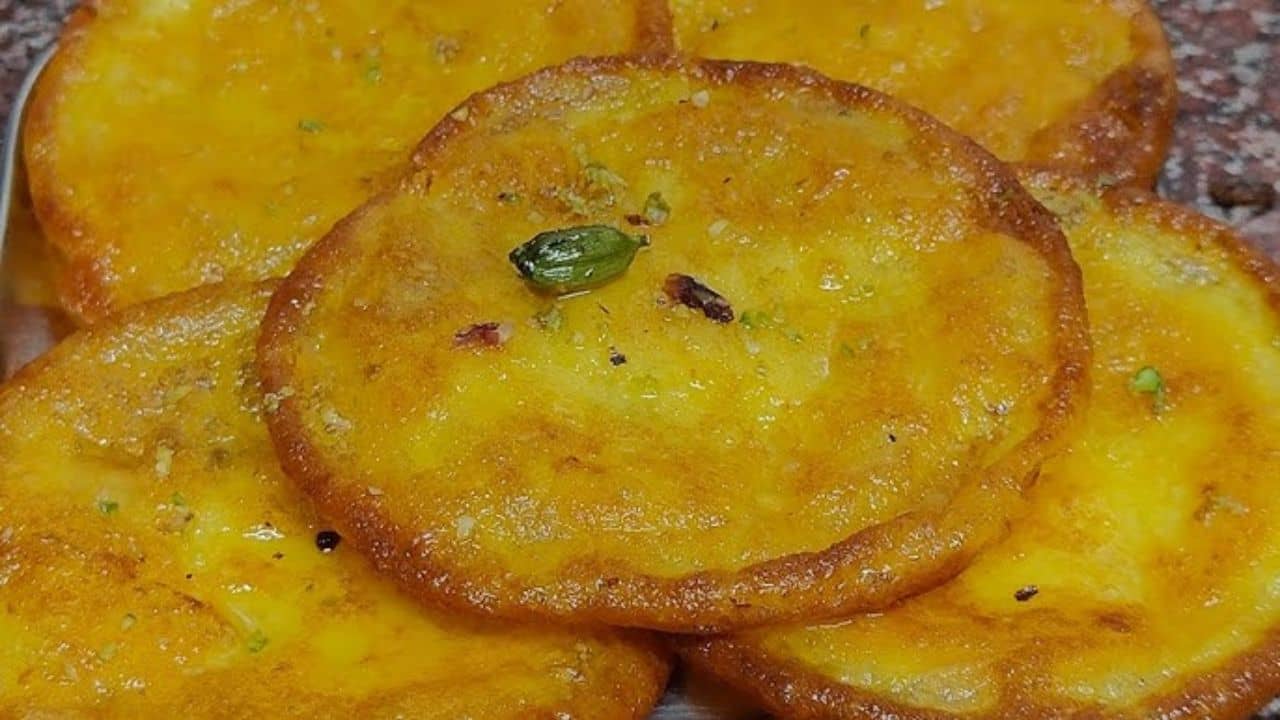 Taler Malpua: বড়া তো প্রায়ই বানান, এ বার তৈরি করুন তালের তুলতুলে নরম মালপোয়া