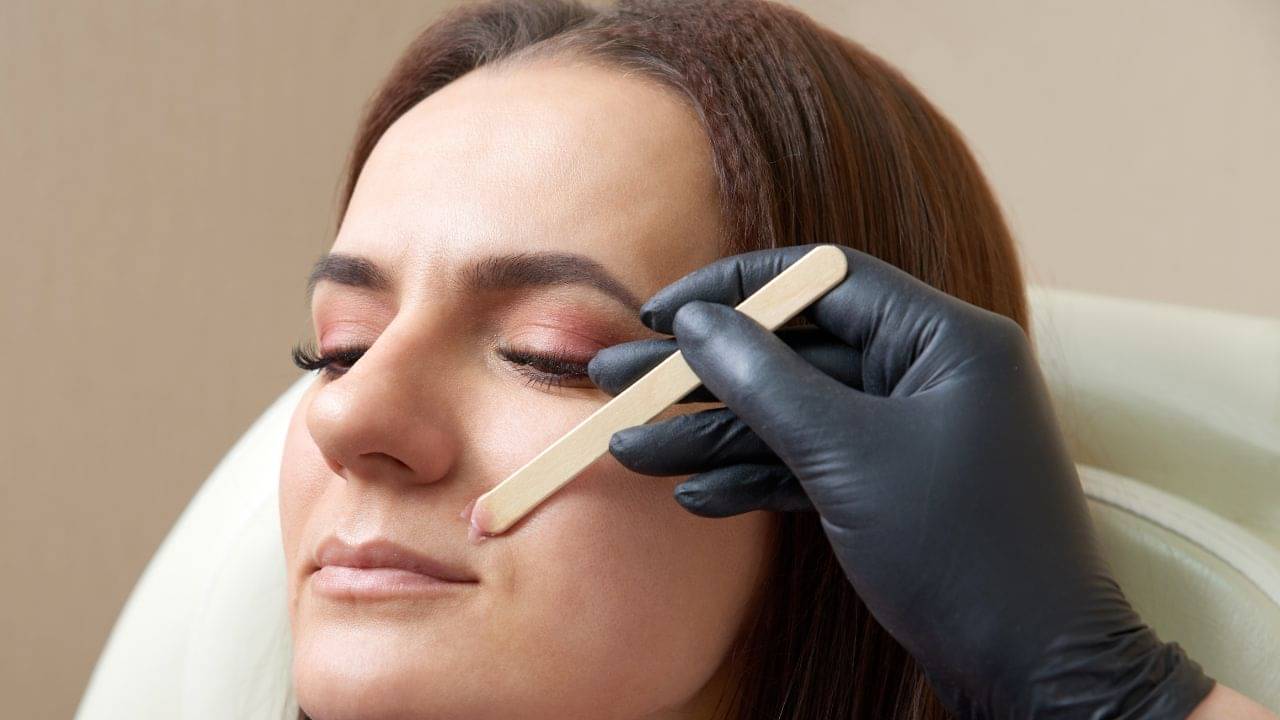 Unwanted Facial Hair: ঠোঁটের উপর অবাঞ্ছিত রোম? পার্লারের ওয়াক্সিং ছাড়ুন, ঘরোয়া টিপসেই মিলুক সহজ সমাধান