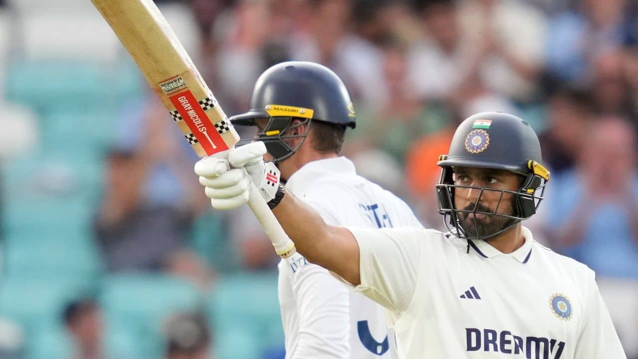 IND vs ENG, Karun Nair: চেনা মাঠে নায়ক হয়ে উঠলেন করুণ নায়ার, কঠিন পিচে ২০০ পার ভারত