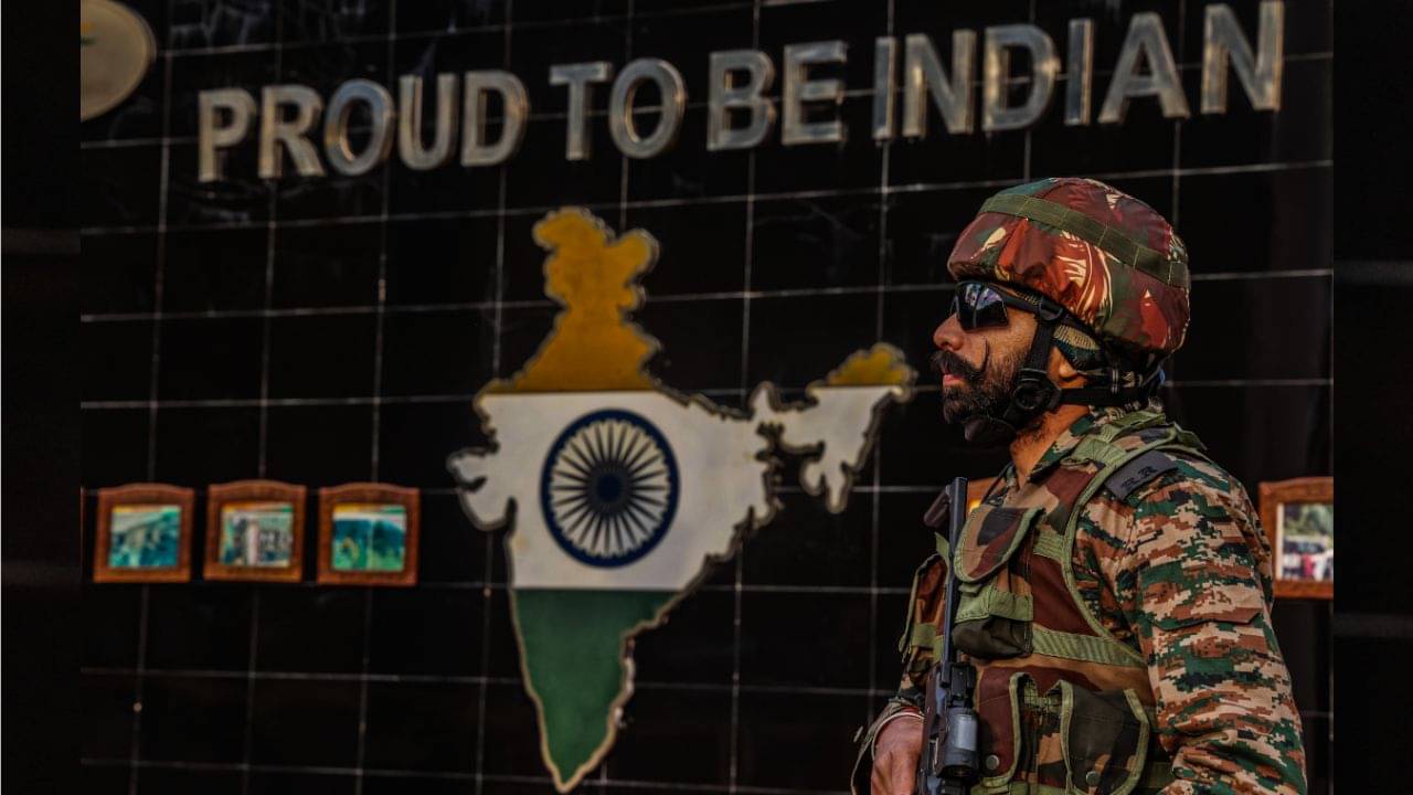 Indian Army: চিন, পাকিস্তান সীমান্তে একসঙ্গে যুদ্ধ, ভারতের ভরসা এই ঘাতক Commando!