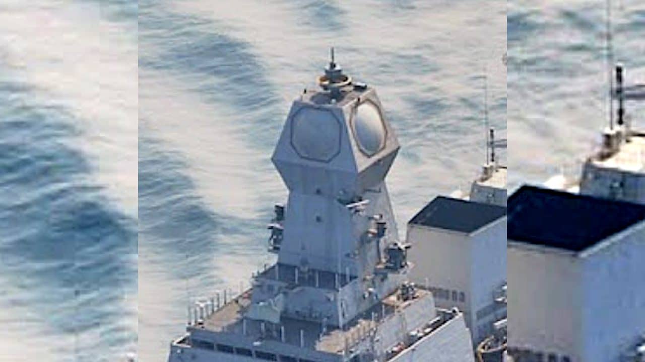 Indian Navy: প্যাঁচার মতো ঘোরাতে পারে ঘাড়! শত্রুর মিসাইলের গন্ধ পেলেই ২৫ কিমি দূর থেকেই করতে পারে খেলা শেষ