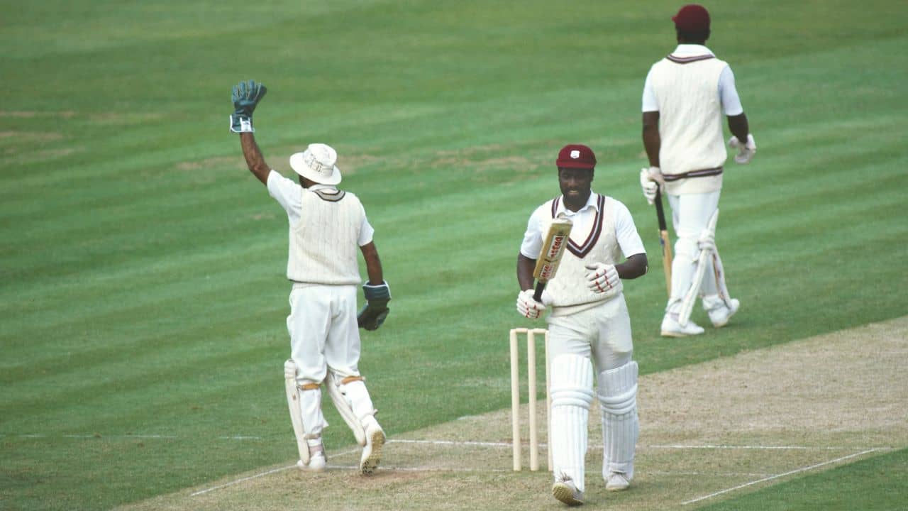 Cricket: সচিনের থেকেও বড় ব্যাটার! কিংবদন্তি ক্রিকেটারের এই তথ্যগুলো জানেন?