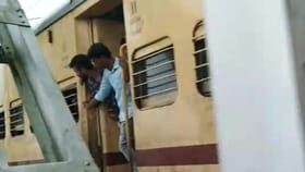 জল্পেশ মন্দিরে যাওয়ার পথে সবেমাত্র চেন টেনেছিলেন পুন্যার্থীরা...তারপরই