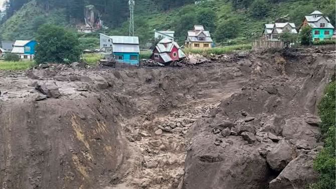 কিস্তওয়ারে হড়পা বানে মৃত কমপক্ষে ৩৮, উদ্ধারকাজে নামল সেনাও কিস্তওয়ারে হড়পা বানে মৃত কমপক্ষে ৩৮, উদ্ধারকাজে নামল সেনাও