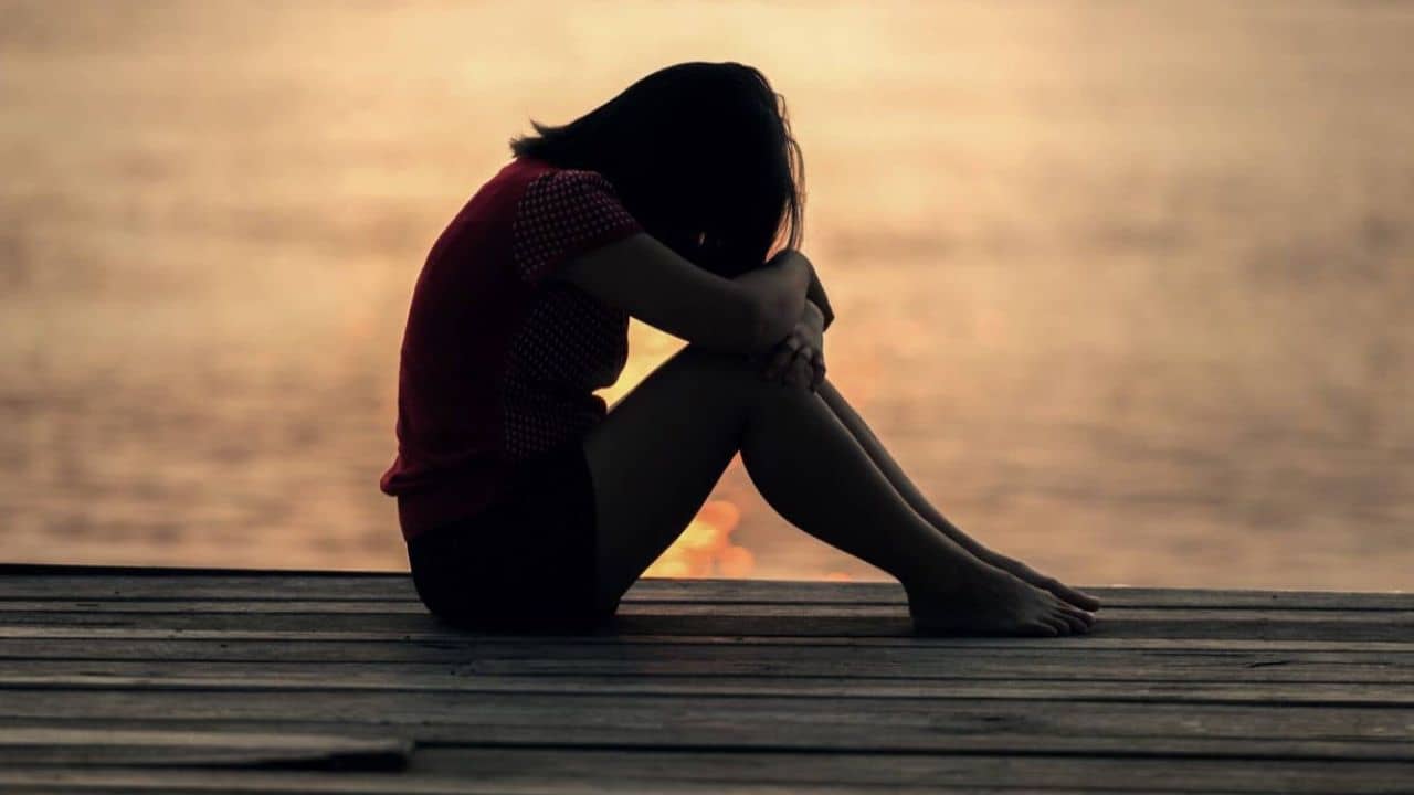 নায়কের সামনেই শাড়ি ভিজে গেল রক্তে, ন্যাপকিন বদলাতে ছুটলেন নায়িকা! তারপর...