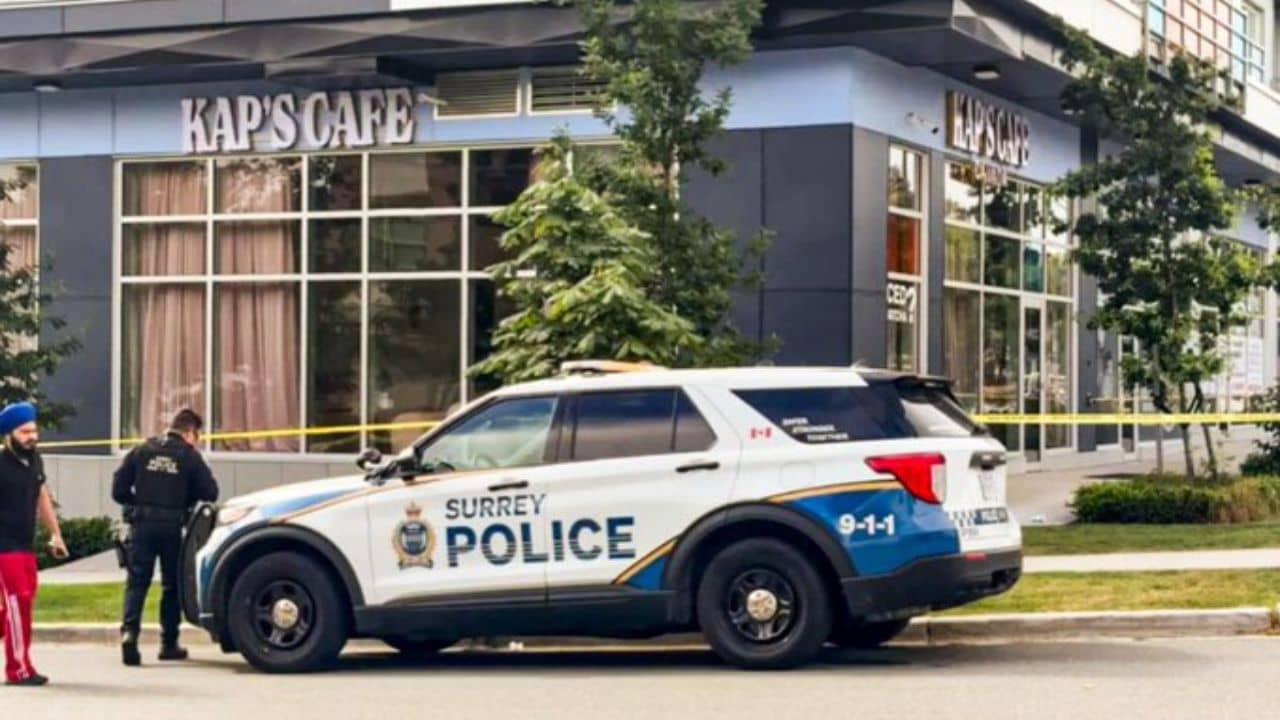 Kapil Sharmas Cafe: এরপর মুম্বই..., কপিলের ক্যাফেতে ফের হামলা! চলল ২৫ রাউন্ড গুলি