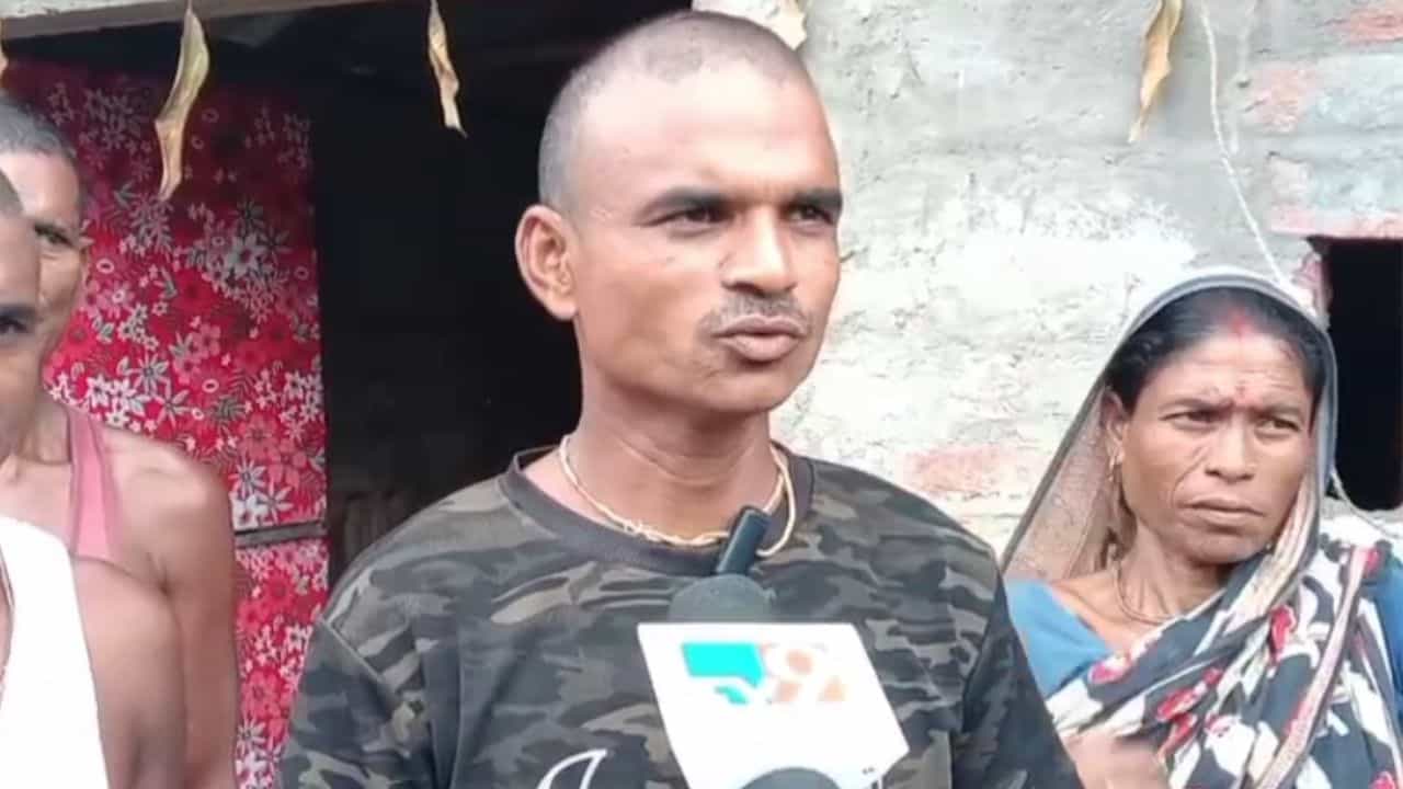 Khejuri BJP Worker Death: 'TMC নেতা বাড়িতে কারেন্টের অফিসের লোক পাঠিয়েছে, বলছে কারেন্ট খেয়ে মরেছে কাগজে সই করে দিলে ৩ লক্ষ টাকা দেবে' Khejuri BJP Worker Death: 'TMC নেতা বাড়িতে কারেন্টের অফিসের লোক পাঠিয়েছে, বলছে কারেন্ট খেয়ে মরেছে কাগজে সই করে দিলে ৩ লক্ষ টাকা দেবে'