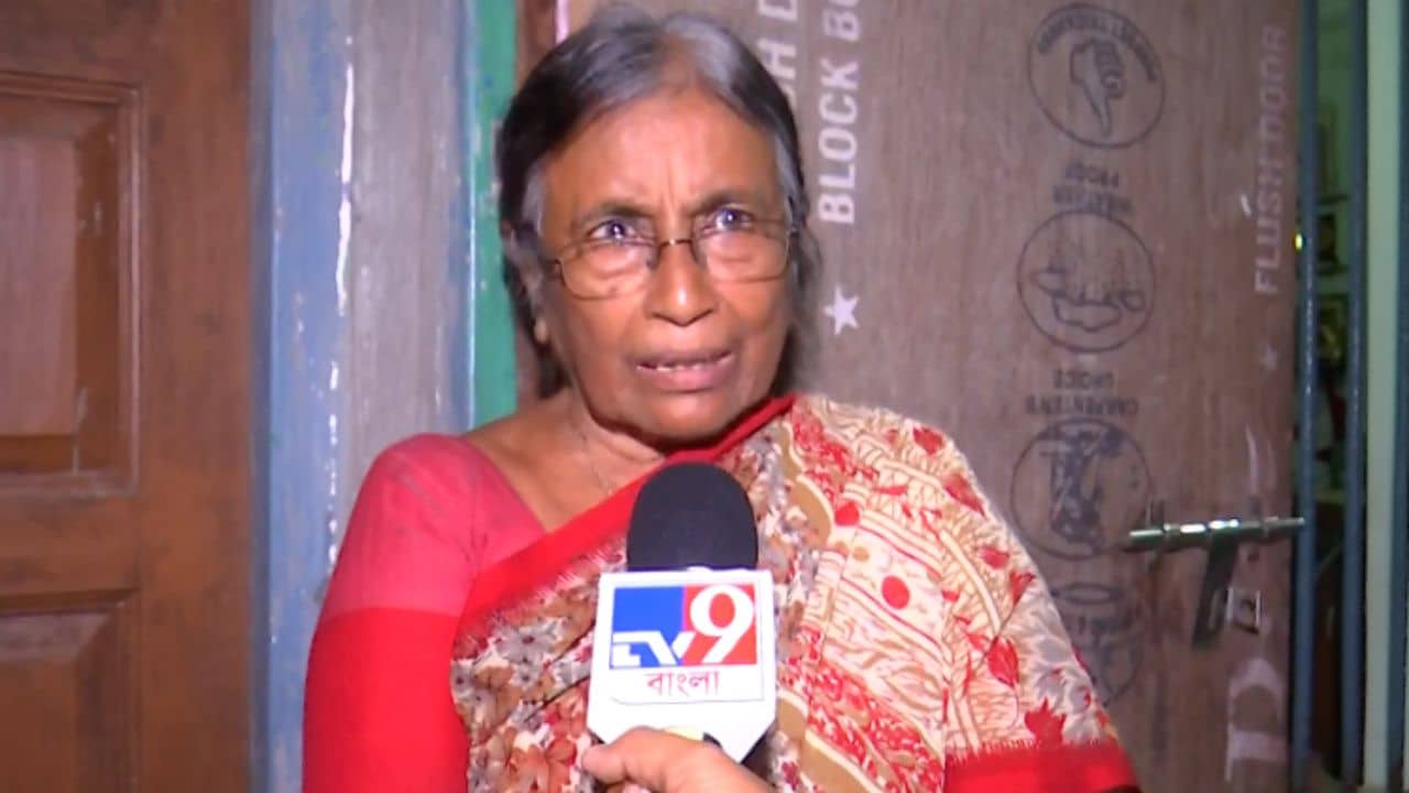 Kolkata municipal Corporation: মধুছন্দা দেবের সঙ্গে বৈষম্যমূলক আচরণ তৃণমূলের? চিৎকার করে বৈঠক ছাড়লেন CPM কাউন্সিলর