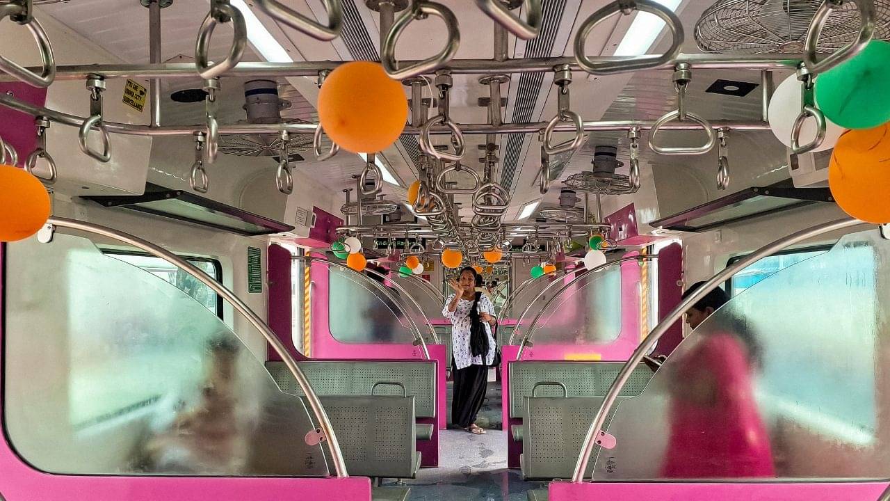 Sealdah-AC Local: শিয়ালদহের এসি লোকালে প্রথম দিনই যা ঘটালেন যাত্রী! হাতেনাতে ধরে ফেলল রেল