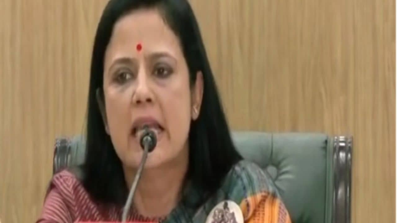 Mahua Moitra: এবার মহুয়ার বিরুদ্ধে ছত্তীসগঢ়ে FIR, কী করেছেন তৃণমূল সাংসদ?