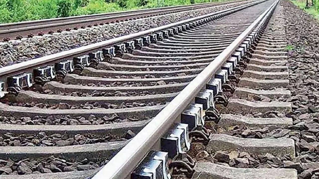 Purulia: রেললাইনে পরপর পড়ে তিনজনের দেহ, হাড়হিম করা ঘটনায় সামনে এল আসল পরিচয়