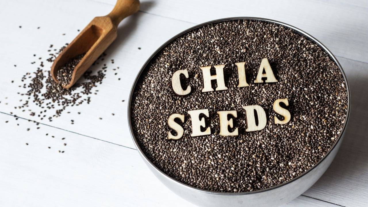 Chia Seeds: ডেকে আনছেন বড় বিপদ! চিয়া সিডের সঙ্গে ভুলেও এগুলো মিশিয়ে খাবেন না