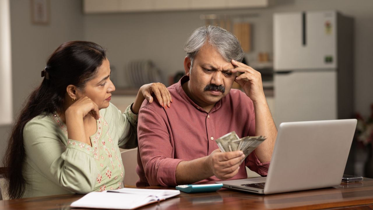 Bank বা NBFC নয়, এবার Loan নিন নতুন উপায়ে! আপনার ক্রেডিট স্কোরে কী প্রভাব পড়বে? Bank বা NBFC নয়, এবার Loan নিন নতুন উপায়ে! আপনার ক্রেডিট স্কোরে কী প্রভাব পড়বে?