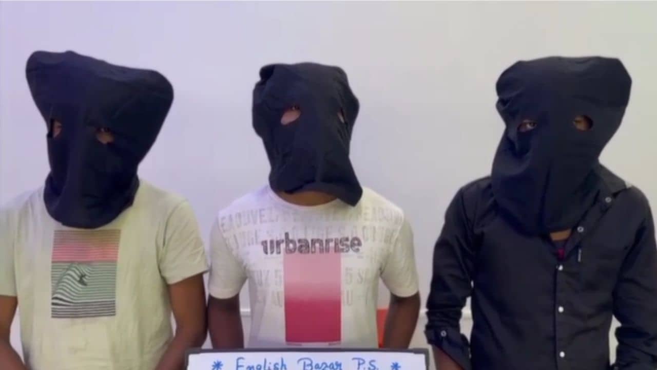 Malda: পুলিশের কাছে খবর ছিল আগেই, তল্লাশি চালাতেই মালদহ থেকে যা উদ্ধার হল কল্পনাও করতে পারবেন না