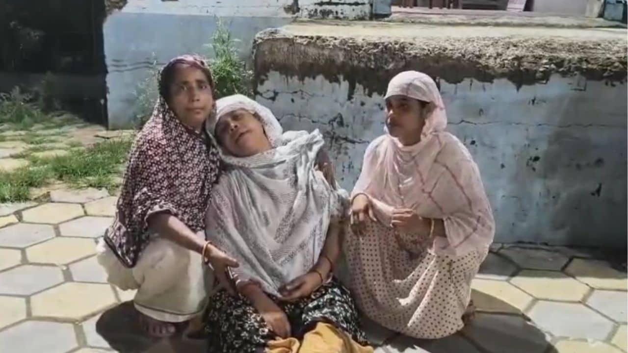 Malda: সালিশি সভায় জরিমানা, টাকা দিতে রাজি হওয়ার পরও শ্বশুরকে কুপিয়ে খুনে অভিযুক্ত বউমার বাপেরবাড়ির লোকজন