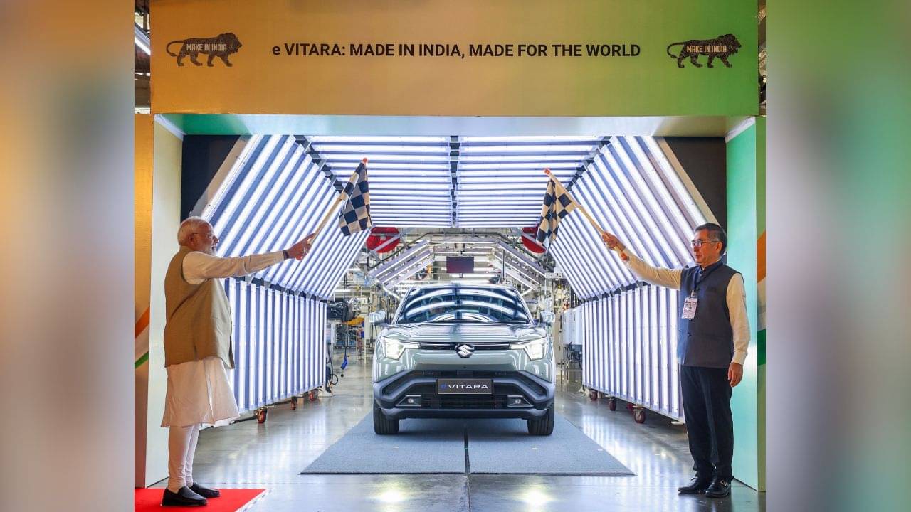 Maruti Suzuki: ভারতের মেক ইন ইন্ডিয়া-য় নতুন চ্যাপ্টার, মারুতি সুজুকির ইলেকট্রিক গাড়ির সূচনা করে বললেন মোদী