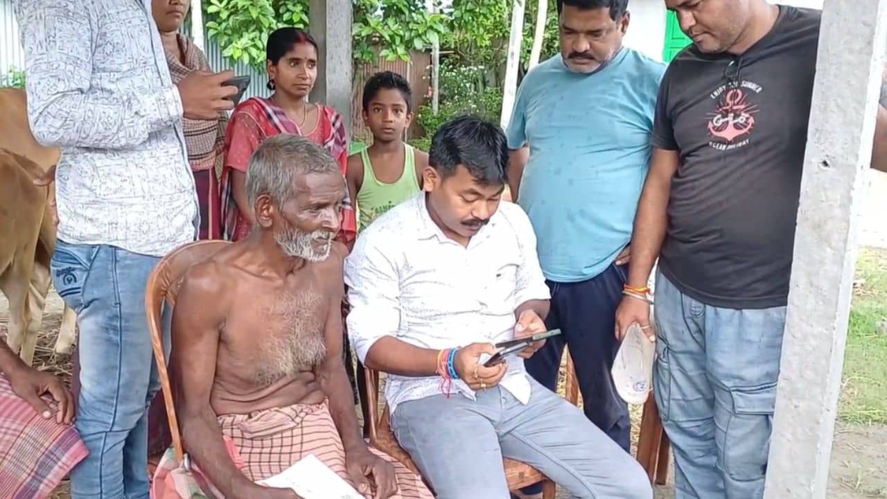 Jalpaiguri: আবার বাঙালি পরিযায়ীকে হেনস্থার অভিযোগ হরিয়ানায়, ঠাকুরদার নামে জমির দলিল দেখতে চাইল পুলিশ