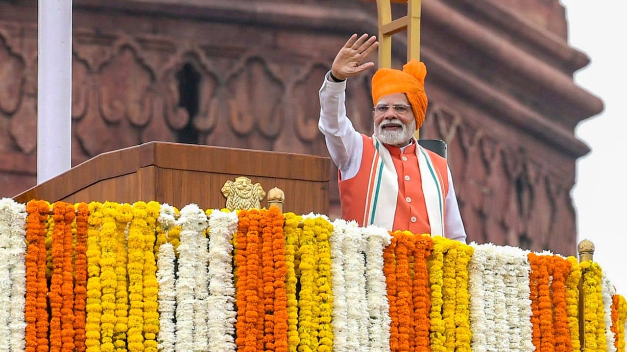 PM Modi: খরচ হয়েছে ১১ হাজার কোটি টাকা, মোদীর হাত ধরেই নির্ঝঞ্ঝাট হল দ্বারকার পথ