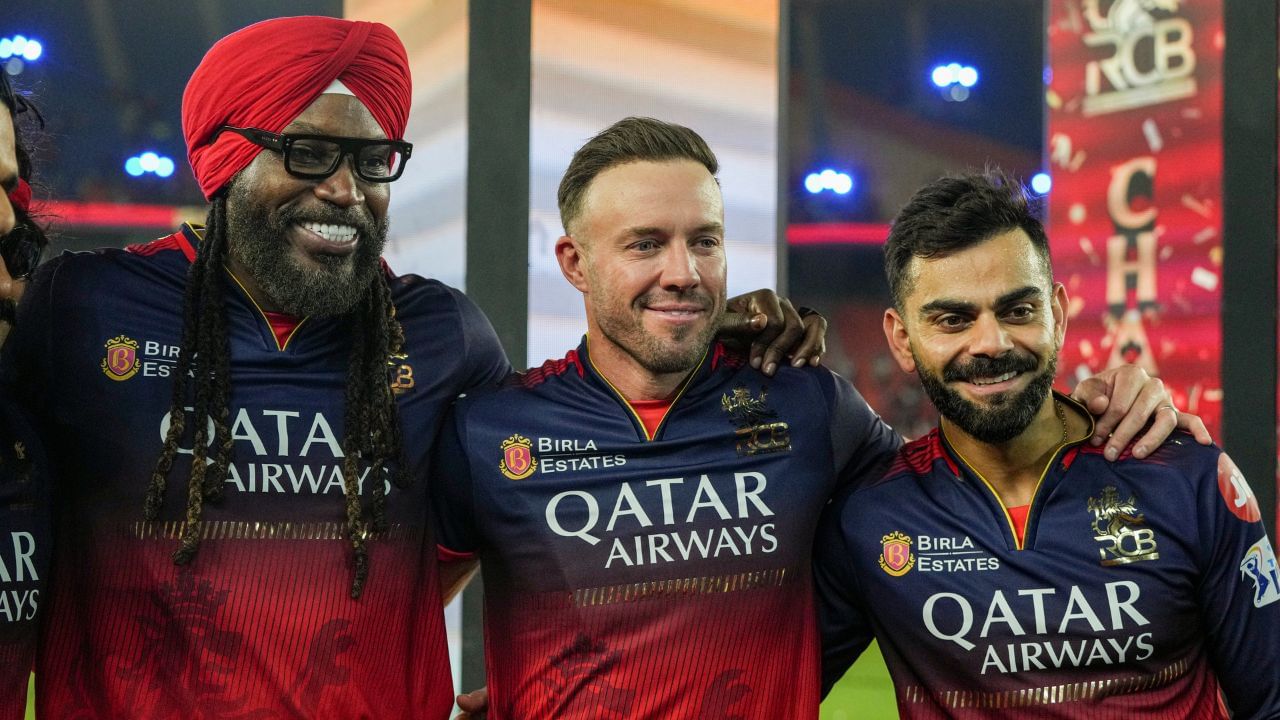 Indian Cricket: বিরাট কোহলি, এবিডি ফোন করেছেন! অবাক অনুভূতি দুই ক্রিকেটপ্রেমীর Indian Cricket: বিরাট কোহলি, এবিডি ফোন করেছেন! অবাক অনুভূতি দুই ক্রিকেটপ্রেমীর