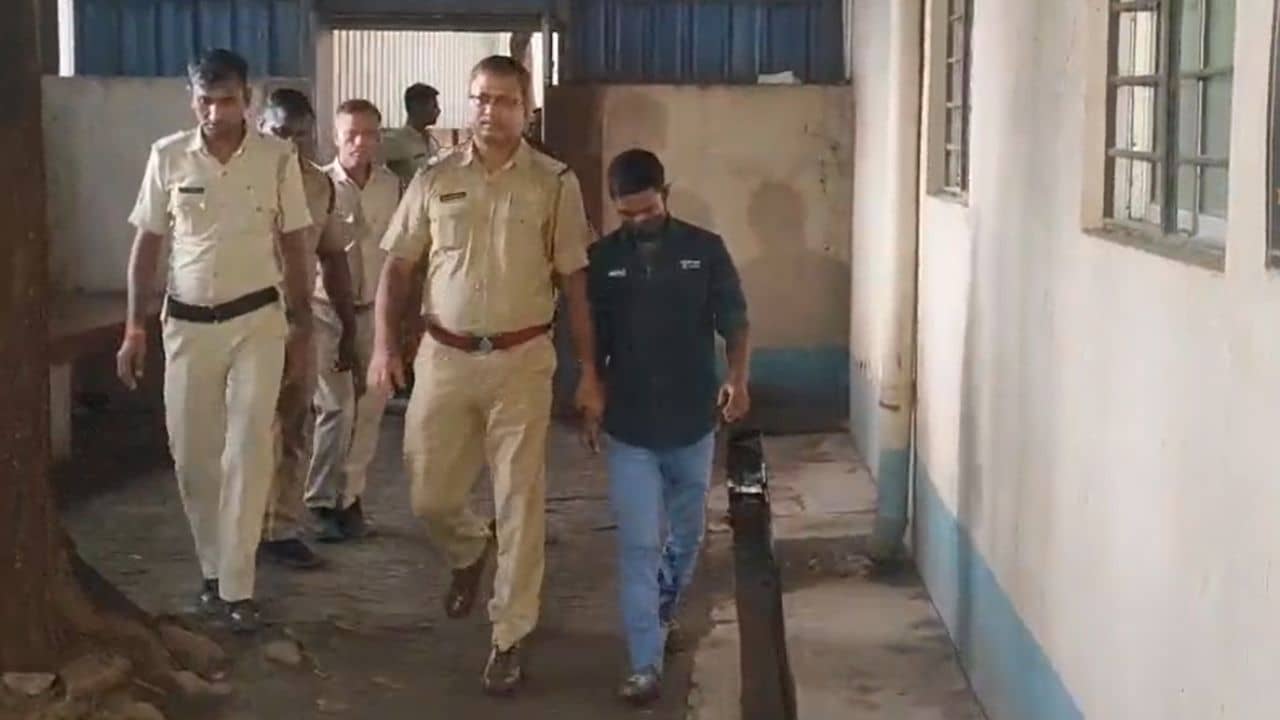 Newtown: নিউটাউনের কিশোরীকে ধর্ষণ-খুনকাণ্ডে আমৃত্যু কারাদণ্ড টোটোচালককে