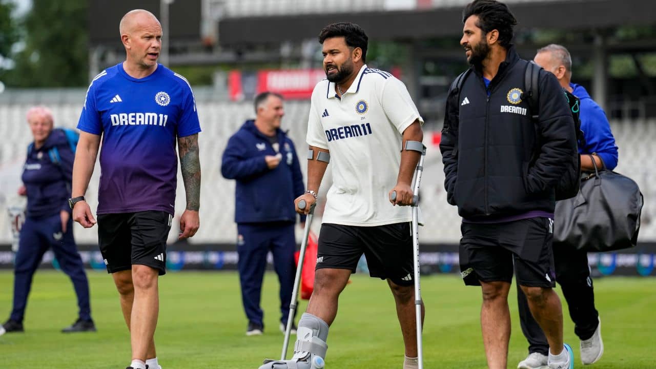 Rishabh Pant: ভাঙা পায়ে কী করতে পারেন ঋষভ পন্থ? ভাইরাল ভিডিয়ো