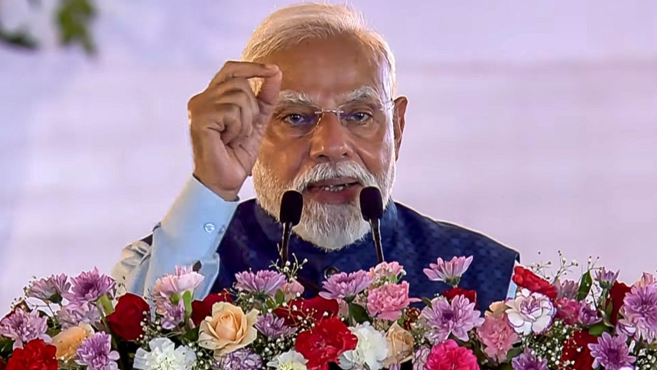 PM Modi: মেট্রো উদ্বোধনে মোদী, কোন রুটের কোন স্টেশনে দেখা যাবে প্রধানমন্ত্রীকে? PM Modi: মেট্রো উদ্বোধনে মোদী, কোন রুটের কোন স্টেশনে দেখা যাবে প্রধানমন্ত্রীকে?