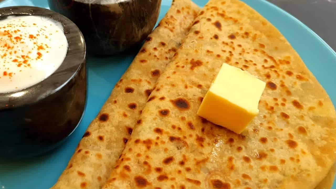 হাজার চেষ্টা করেও আলুর পরোটা নরম হচ্ছে না? এই রেসিপিটা ট্রাই করে দেখুন তো