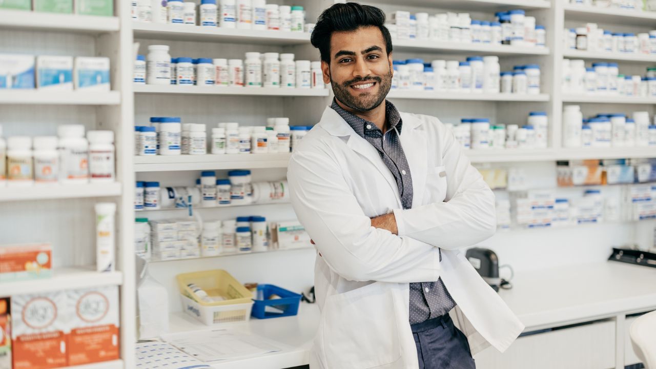 Pharmacists: ফার্মাসিস্টদের জন্যও রয়েছে আকর্ষণীয় কেরিয়ার! কী ভাবে এগোবেন?