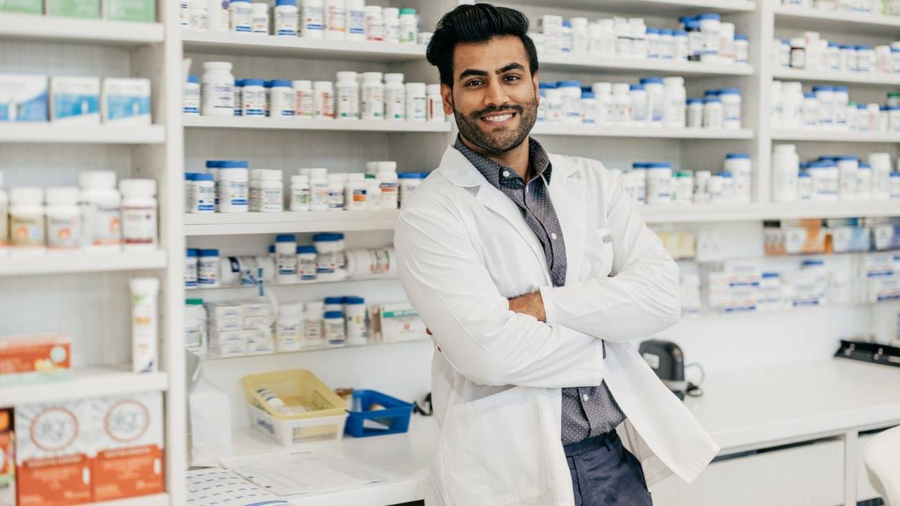 Pharmacists: ফার্মাসিস্টদের জন্যও রয়েছে আকর্ষণীয় কেরিয়ার! কী ভাবে এগোবেন?