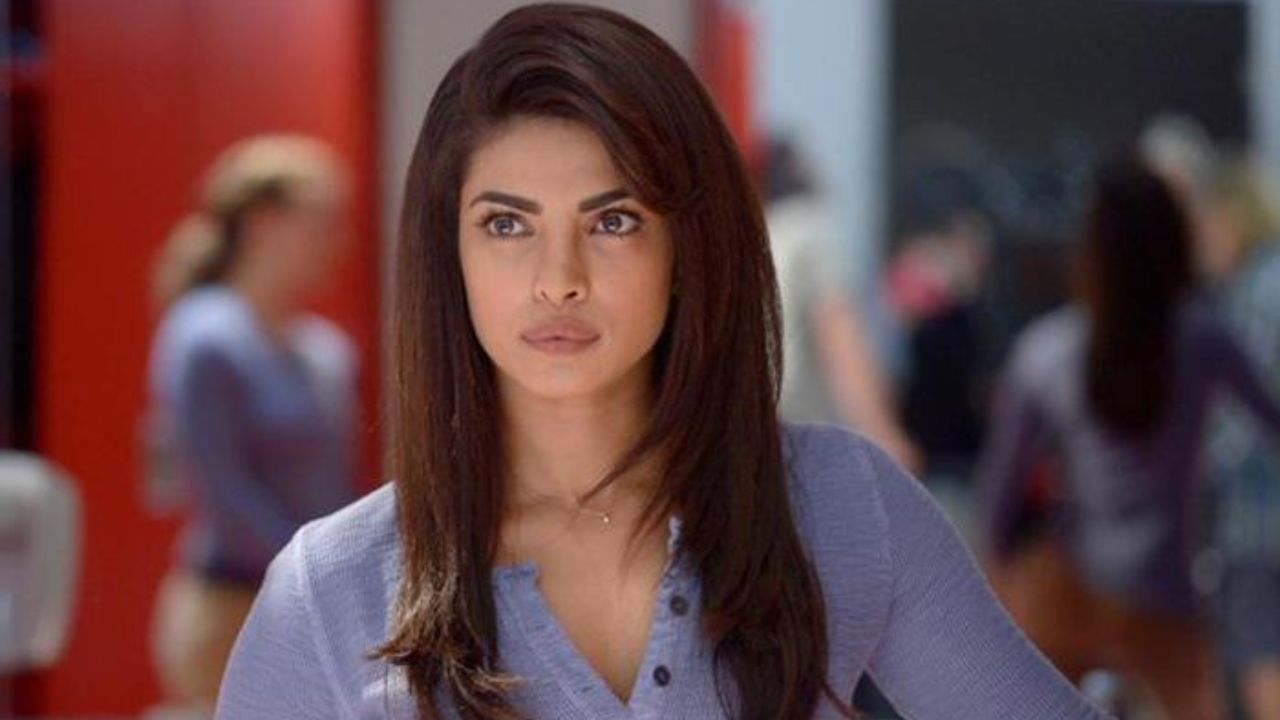 আমাকে অপমান করলে! আচমকা পোস্ট প্রিয়াঙ্কার, কার উপর রাগলেন দেশি গার্ল? আমাকে অপমান করলে! আচমকা পোস্ট প্রিয়াঙ্কার, কার উপর রাগলেন দেশি গার্ল?