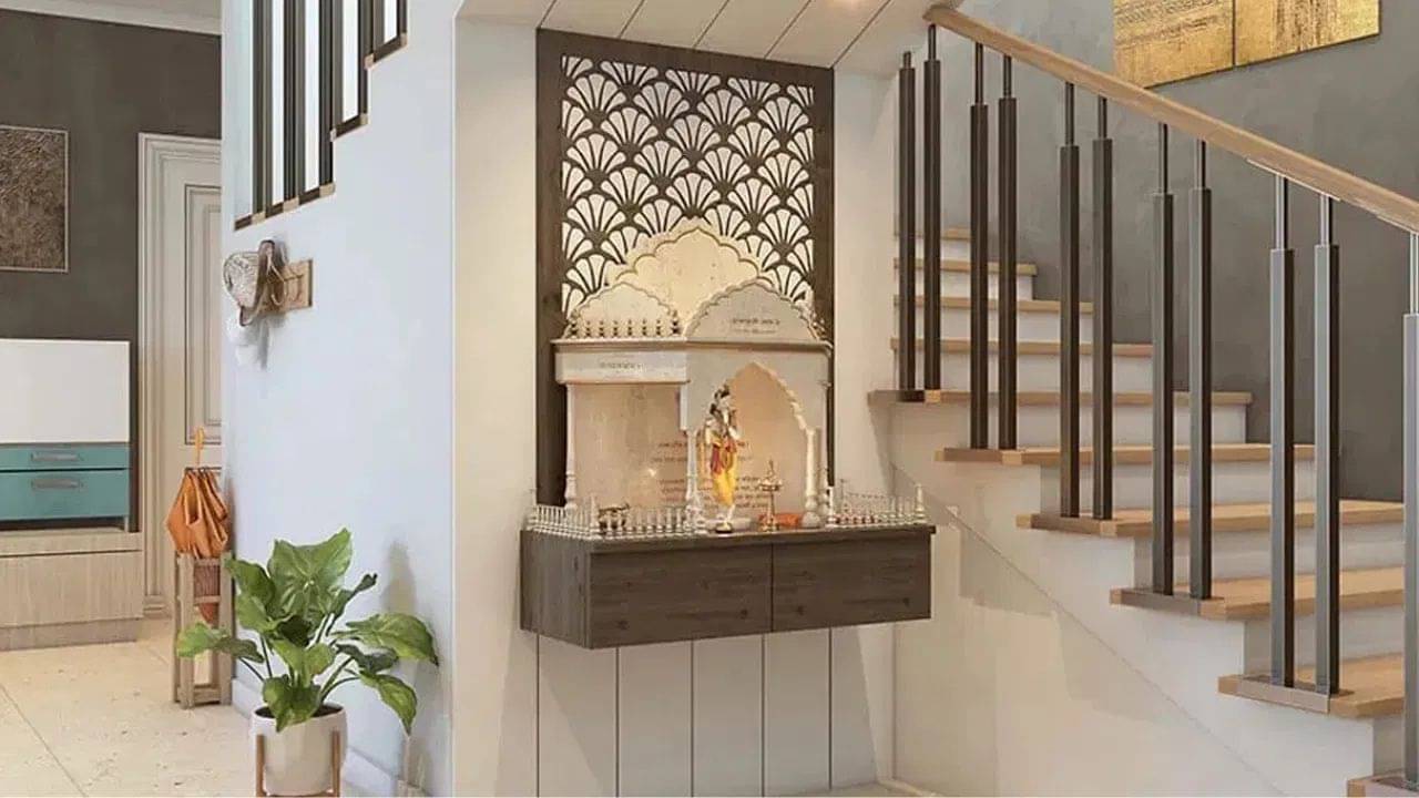 Puja Ghar: সাধ করে বাড়িতে ঠাকুরঘর করছেন? বাস্তুর এই নিয়ম না মানলে কিন্তু হিতে বিপরীত হতে পারে