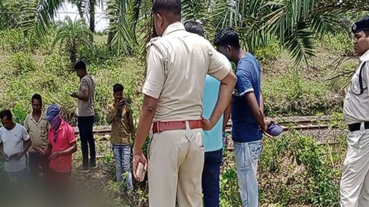 Purulia: নেপথ্যে গহীন কারণ, পুরুলিয়ায় রেললাইনের ধার থেকে ৩টি দেহ উদ্ধারের রহস্য উদঘাটন