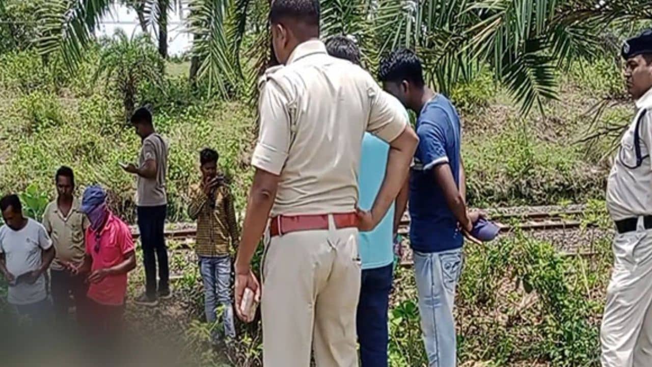 Purulia: নেপথ্যে গহীন কারণ, পুরুলিয়ায় রেললাইনের ধার থেকে ৩টি দেহ উদ্ধারের রহস্য উদঘাটন