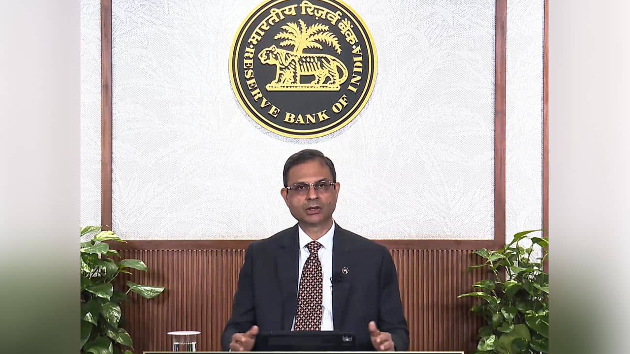 Repo Rate: ট্রাম্পের শুল্কাঘাত ভারতের অর্থনীতিতে আছড়ে পড়বে না: RBI