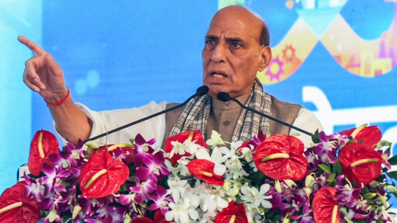 Rajnath Singh: সবার বস মেনে নিতে পারছে না, ভারতকে সুপার পাওয়ার হতে আটকাতে পারবে না, ট্রাম্পকে বুঝিয়ে দিলেন রাজনাথ