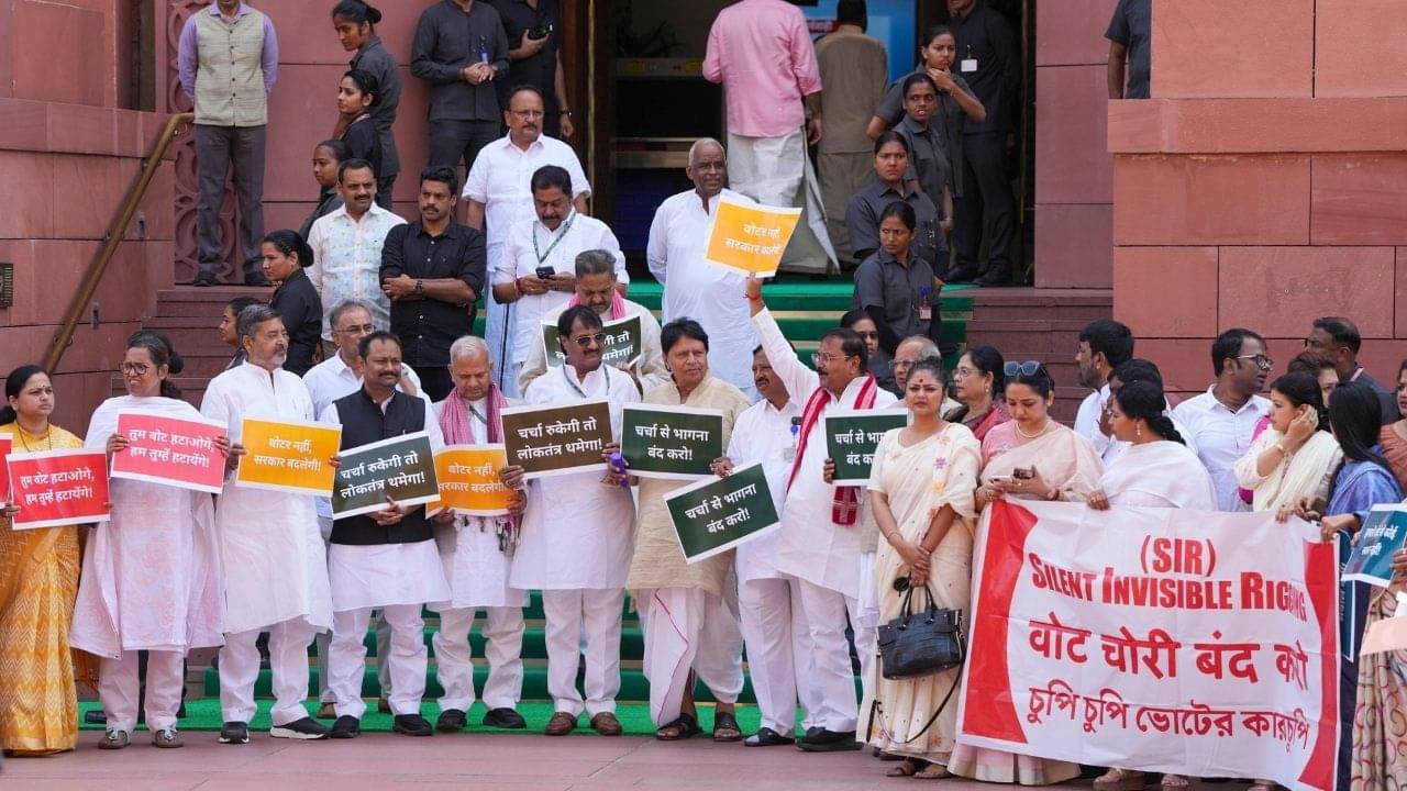 INDIA Alliance: SIR নিয়ে আজ নির্বাচন কমিশনের দফতর ঘেরাও ইন্ডিয়া জোটের, তার আগেই ডাক পড়ল কমিশন থেকে